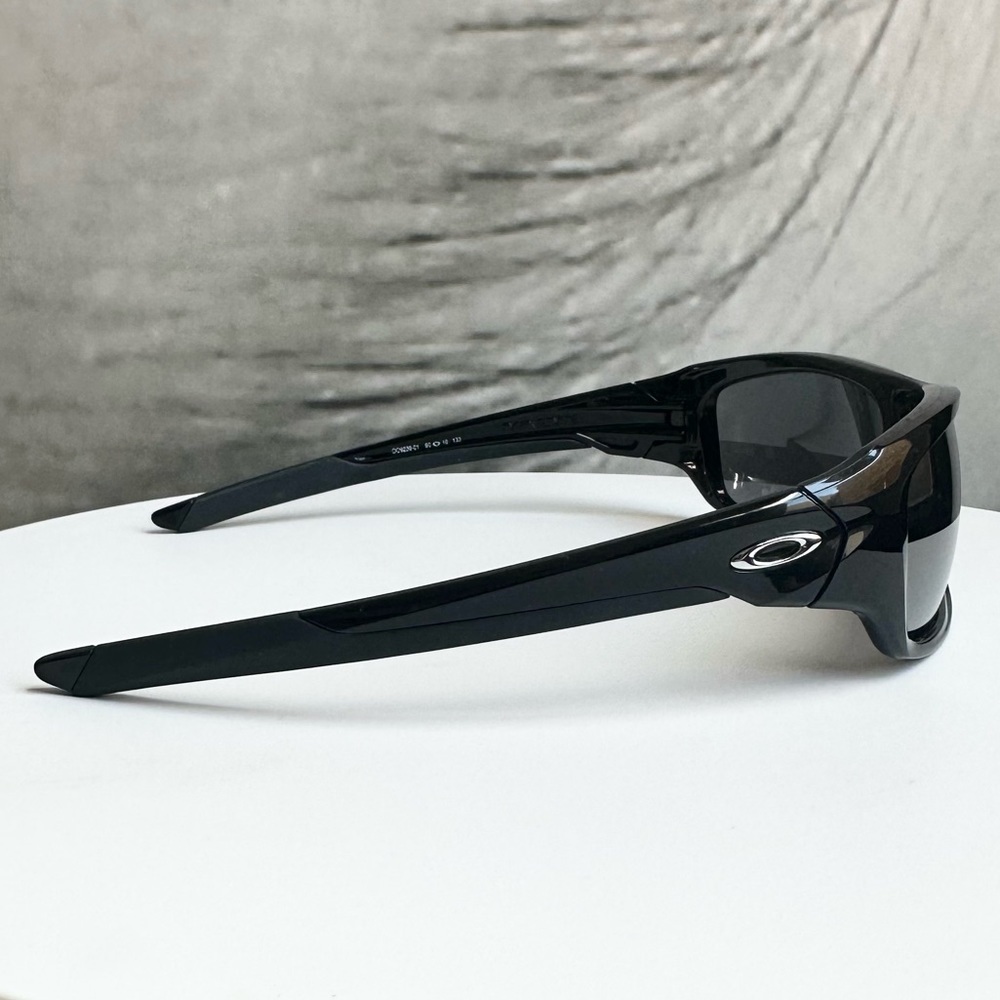 🕶️OAKLEY 🕶️ Valve Black Sunglasses OO9236 - Picture 11 of 15